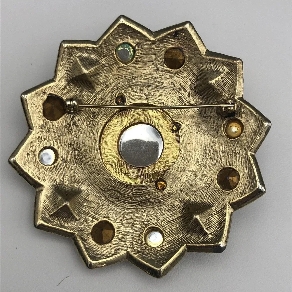 SPHINX vintage brooch